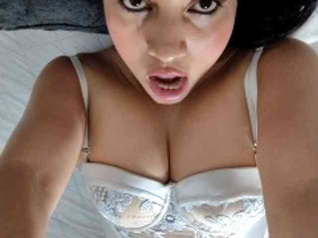 Naatashaa webcam
