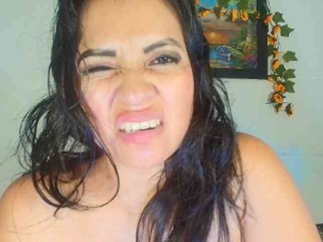 Naatashaa webcam