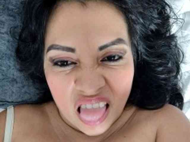 Naatashaa webcam