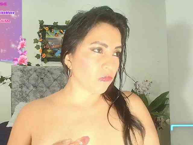 naatashaa Live Webcam on BongaCams