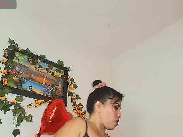 Naatashaa webcam