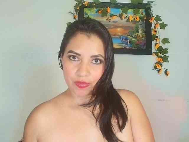 Naatashaa webcam