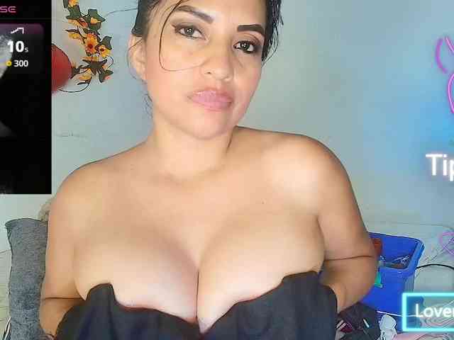 Naatashaa webcam