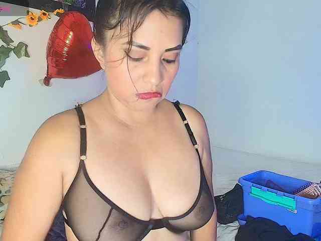 Naatashaa webcam