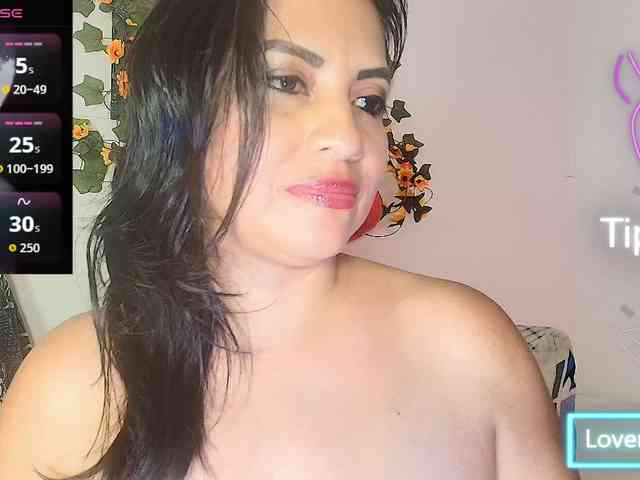 Naatashaa webcam