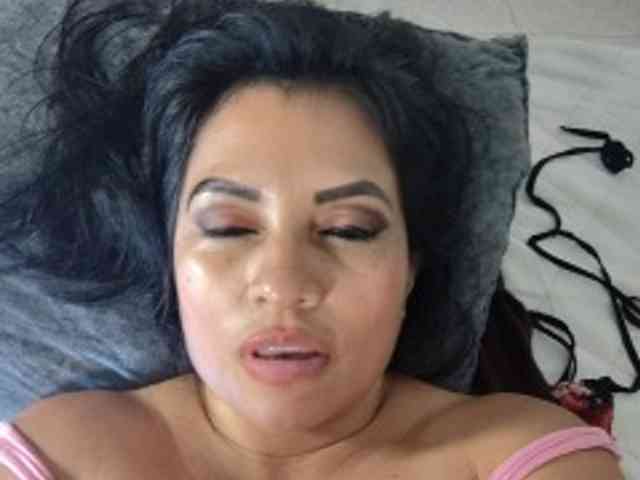 Naatashaa webcam