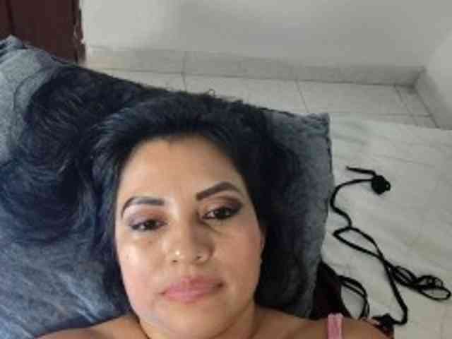 Naatashaa webcam