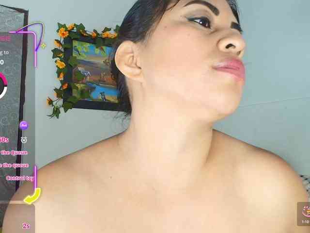 Naatashaa webcam