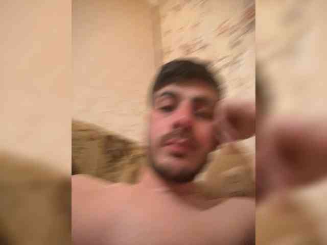BoyyY2 Live Webcam on BongaCams