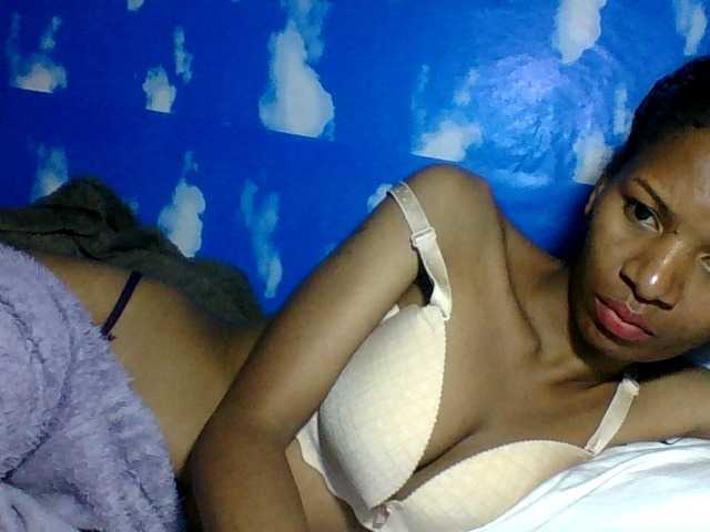Lardah webcam bongacams model stream image
