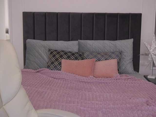 SonnyKage — Hello friends! lets have fun together)) Support me! :) Love is on :) 1500 tokens and im use oil on my ass)))