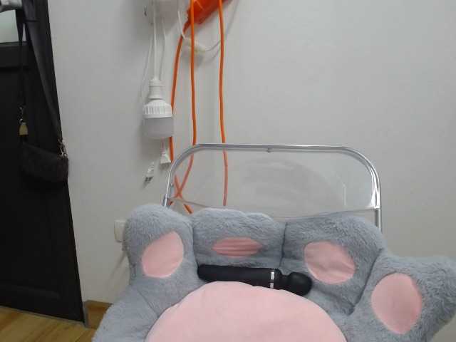 --Luna--'s BongaCams show and profile