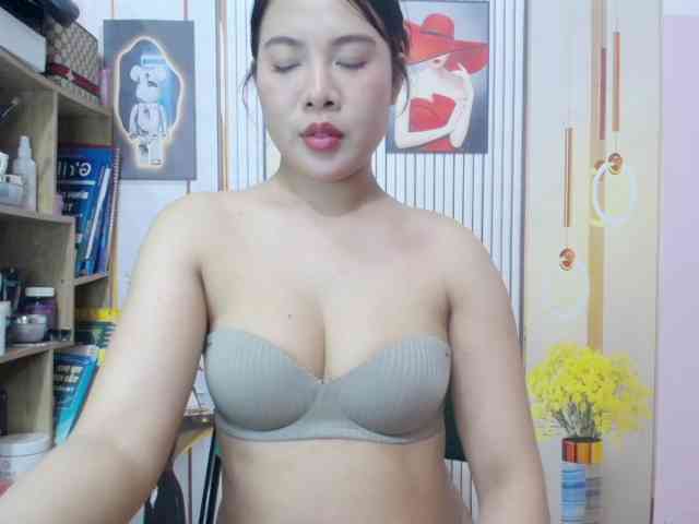 --Luna-- webcam