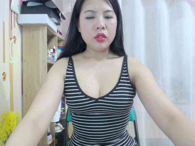--Luna-- webcam