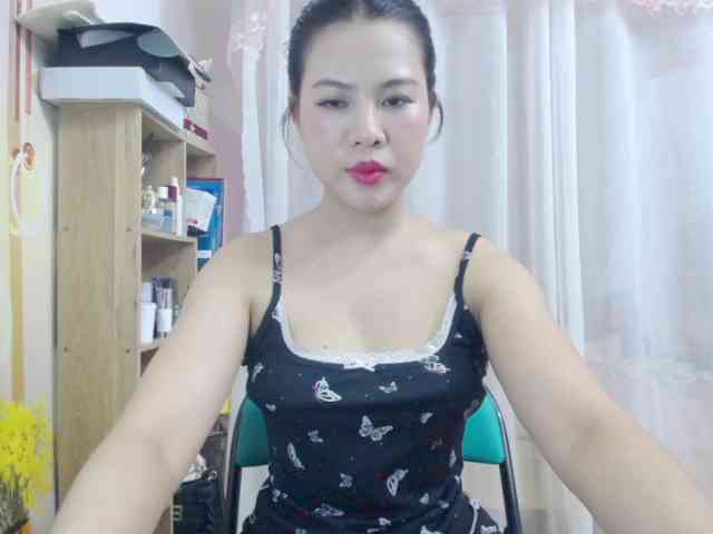 --Luna-- webcam