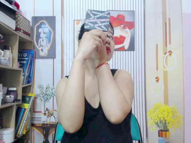 --Luna-- webcam