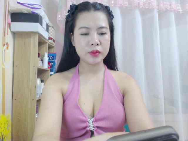 --Luna-- webcam