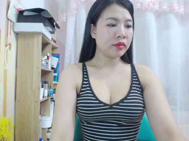--Luna-- webcam