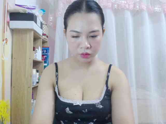 --Luna-- webcam
