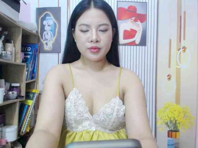 --Luna-- webcam