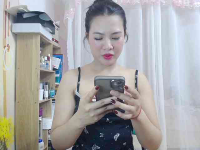 --Luna-- webcam