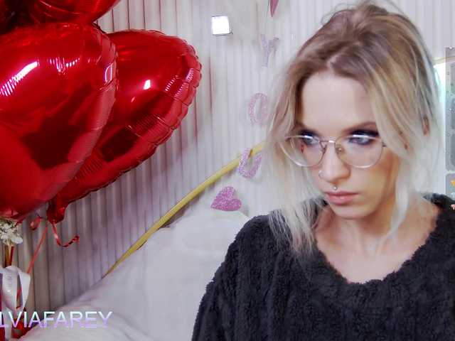 calviafarey's BongaCams show and profile