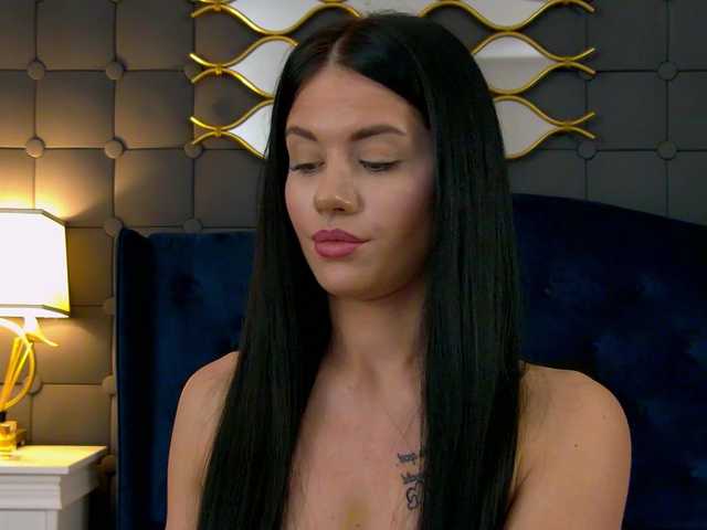 LeyaCass's BongaCams show and profile