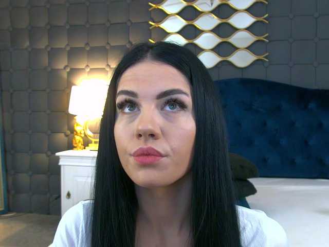 LeyaCass's BongaCams show and profile