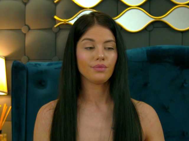 LeyaCass's BongaCams show and profile