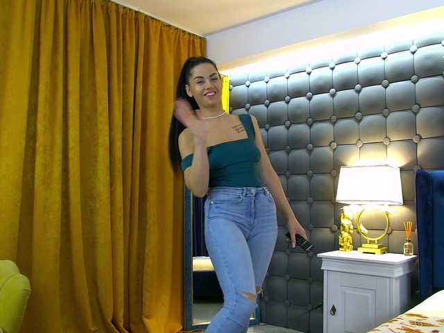 LeyaCass's BongaCams show and profile