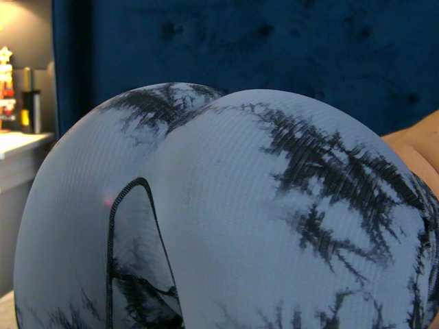 LeyaCass's BongaCams show and profile