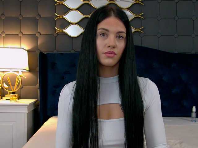 LeyaCass's BongaCams show and profile