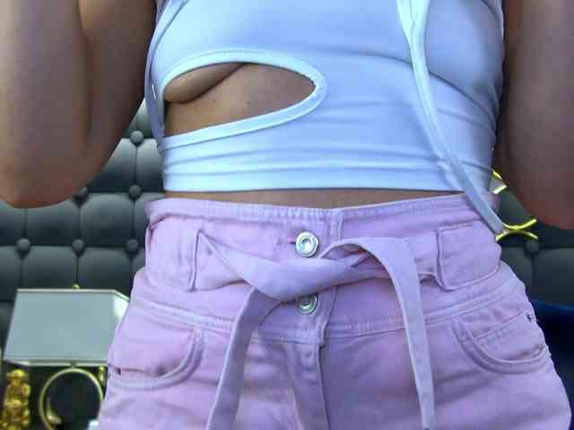 LeyaCass webcam
