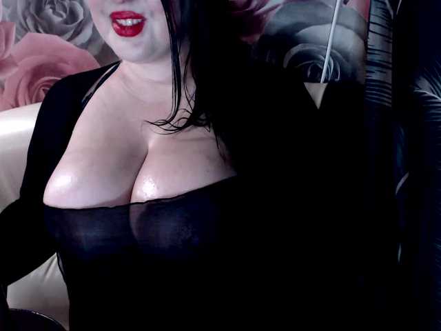 ViktoryDimond from BongaCams