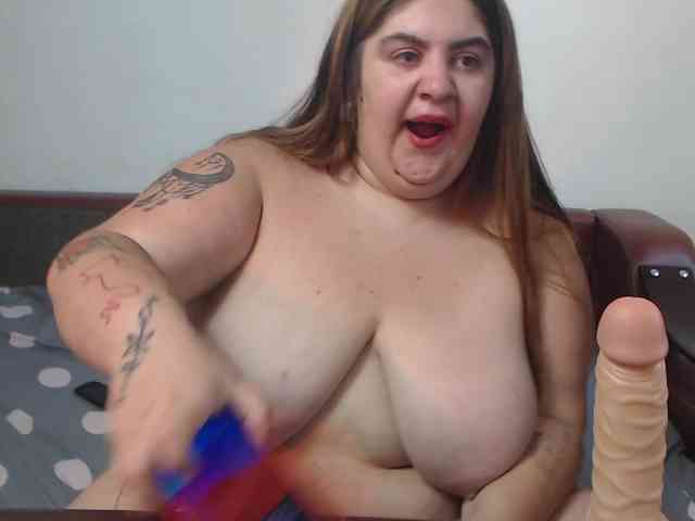 playful-allexys webcam