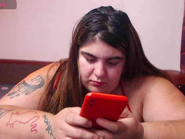 playful-allexys webcam