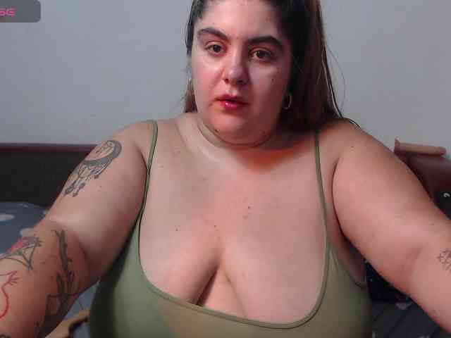 playful-allexys webcam