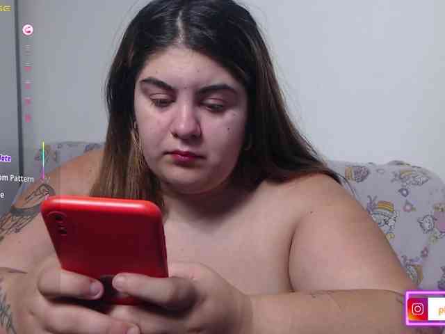 playful-allexys webcam