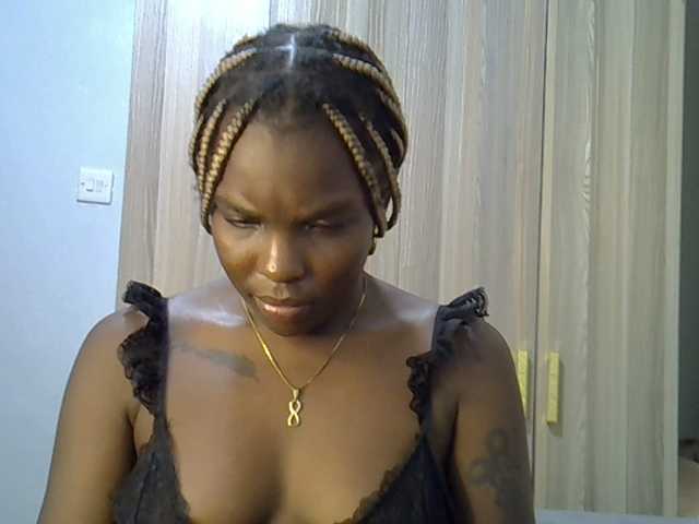 goddess-josy's BongaCams show and profile