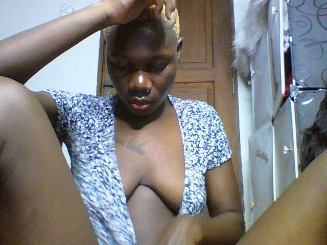 Sweetchocolate's BongaCams show and profile
