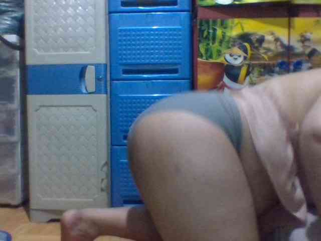 Swallowtits69 webcam