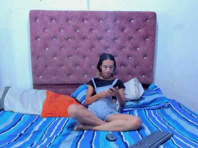 make-me-feel- webcam