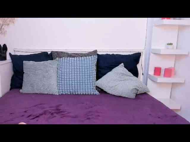 KristalWilder webcam