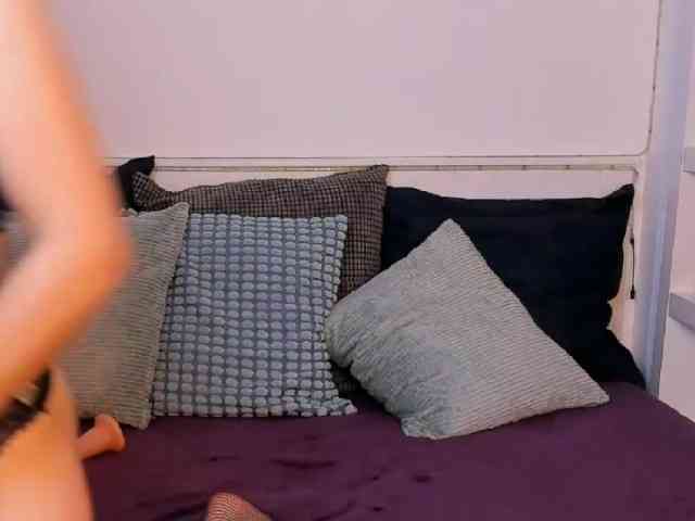 KristalWilder webcam