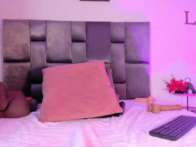 Lia-johnsonn's BongaCams show and profile