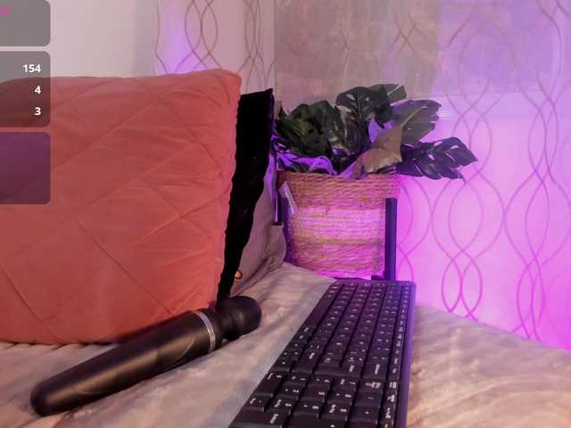 Lia-johnsonn's BongaCams show and profile