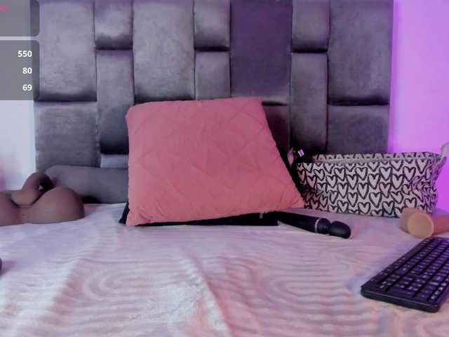 Lia-johnsonn live cam profile