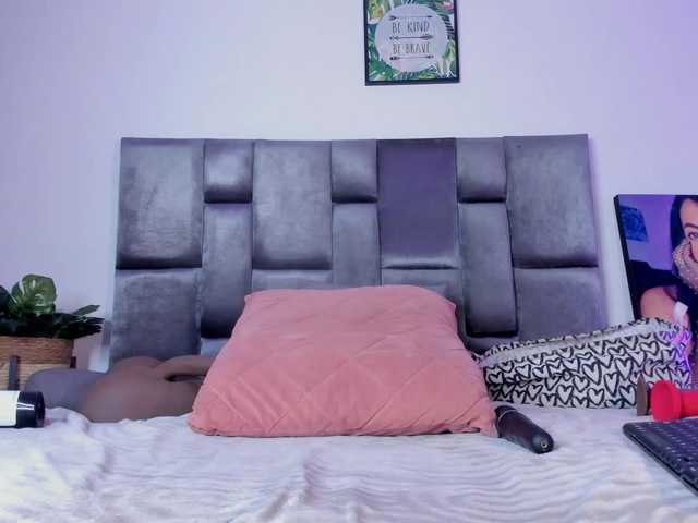 Lia-johnsonn's BongaCams show and profile