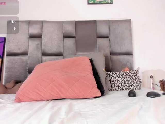 Lia-johnsonn's BongaCams show and profile