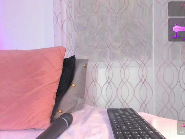 Lia-johnsonn's BongaCams show and profile